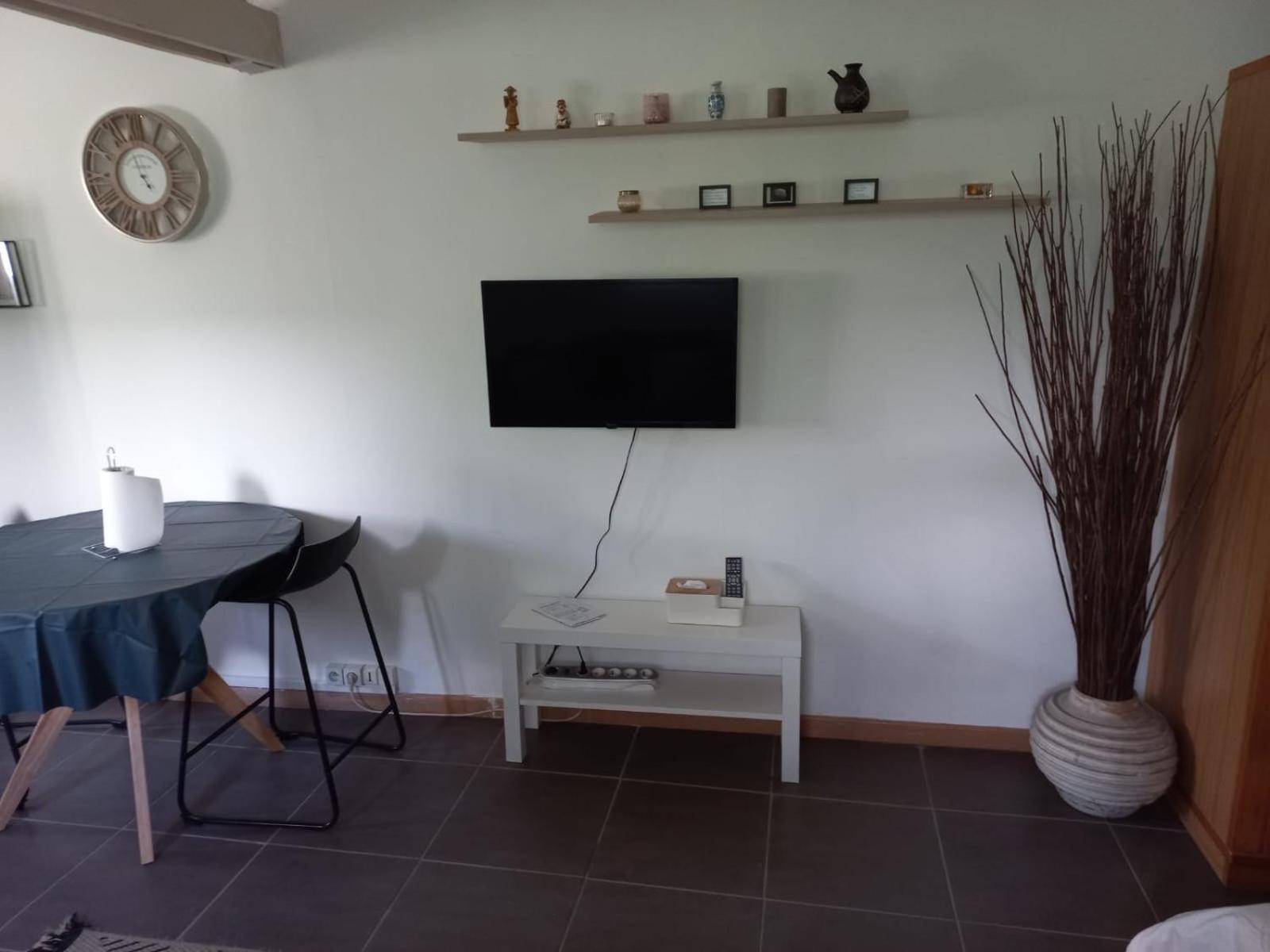 Maisonnette Au Calme Gennevilliers Exteriér fotografie