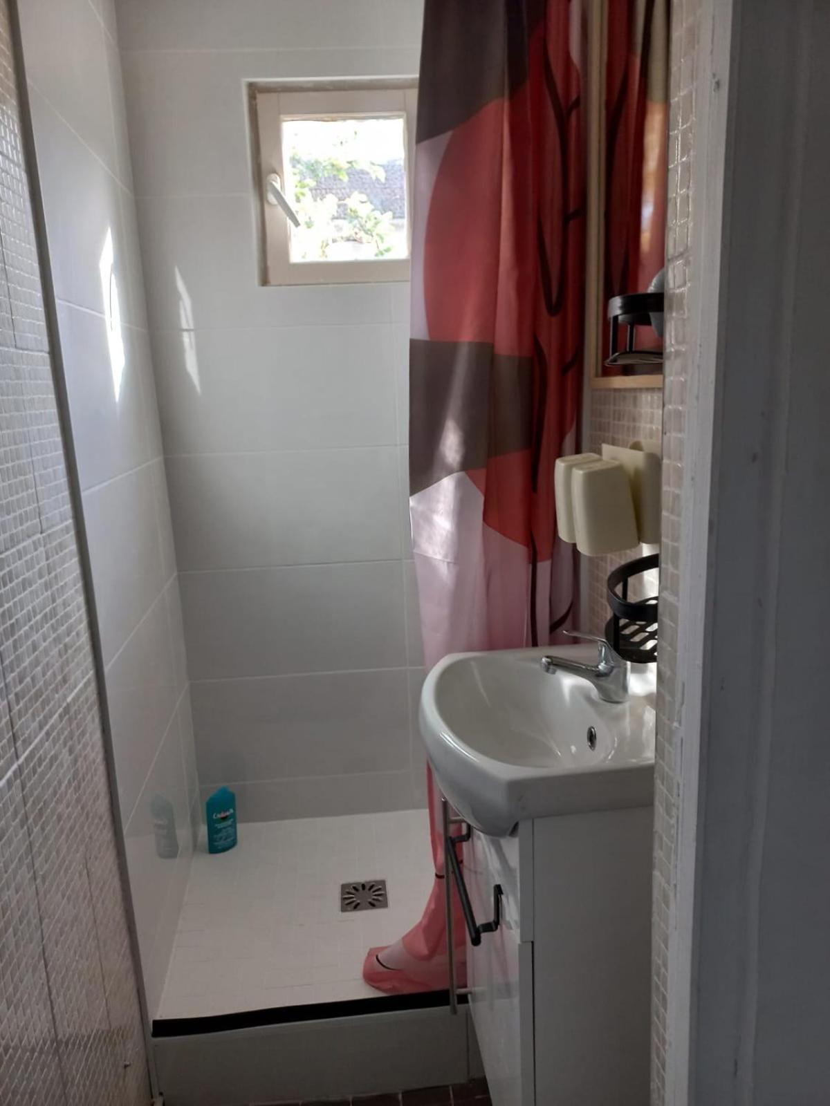 Maisonnette Au Calme Gennevilliers Exteriér fotografie