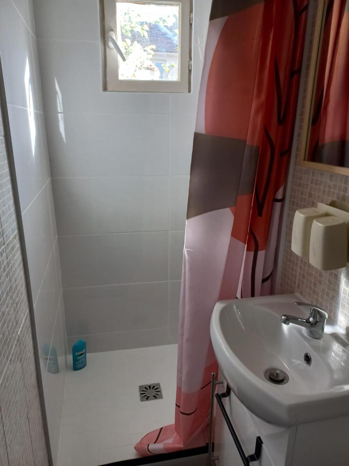 Maisonnette Au Calme Gennevilliers Exteriér fotografie
