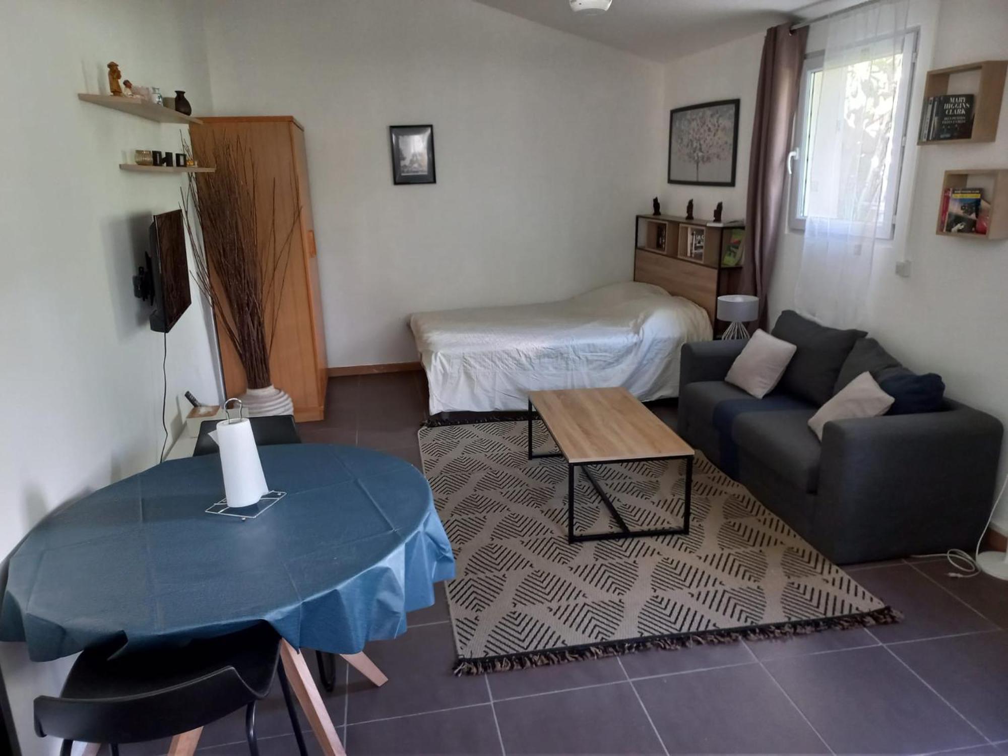 Maisonnette Au Calme Gennevilliers Exteriér fotografie